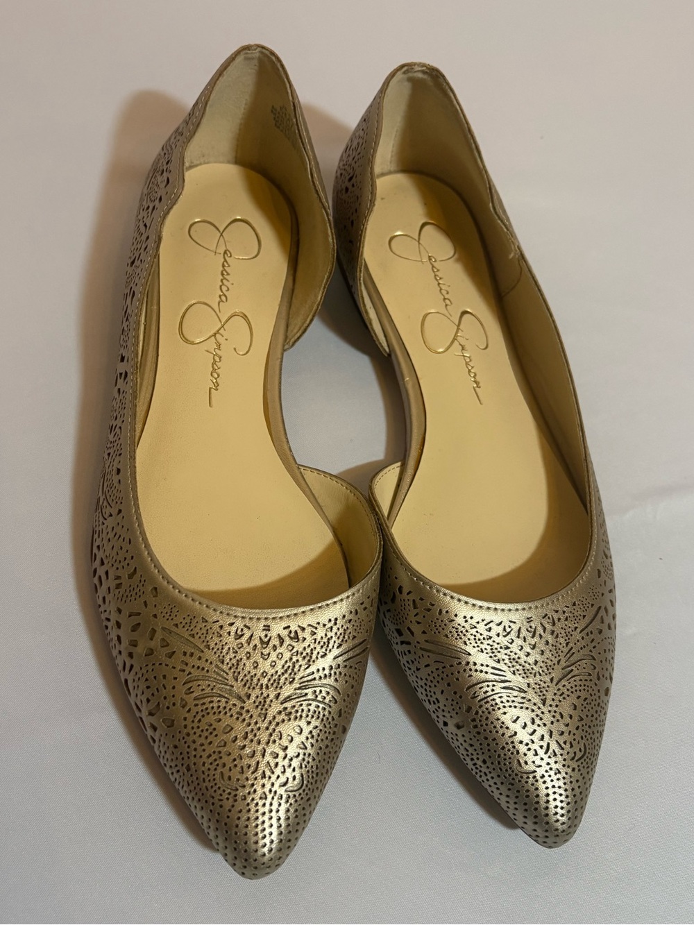 ⭐️Gold Laser Cut Mandala Pointed Flats⭐️